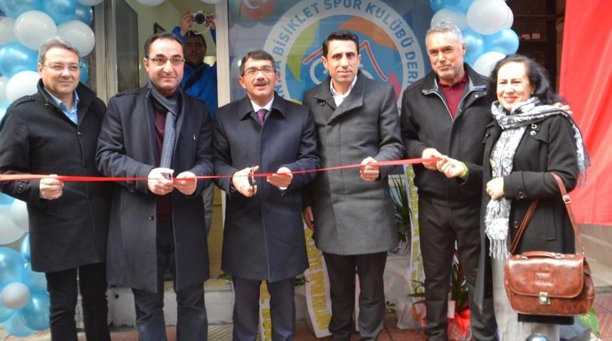 Artık onların da bir dernek binası var