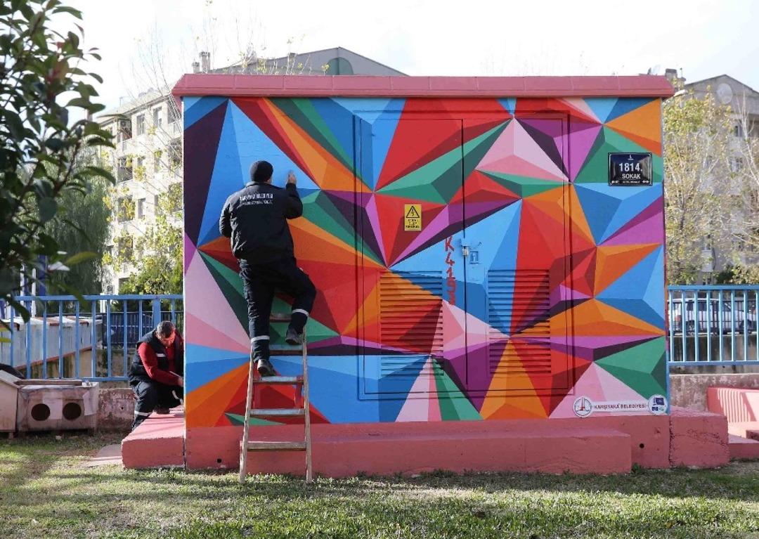 Trafolar sanat eserine d&ouml;n&uuml;şt&uuml;