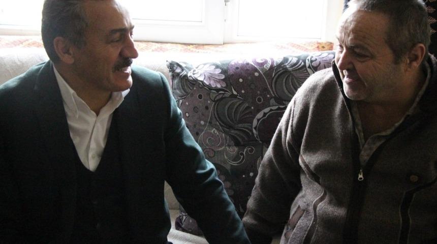 Başkan Tutal hasta ziyaretlerini s&uuml;rd&uuml;r&uuml;yor