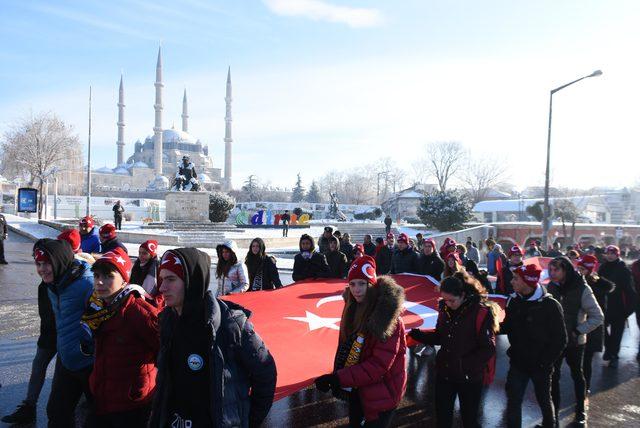 Sarıkamış şehitleri, Edirne'de dondurucu soğukta anıldı