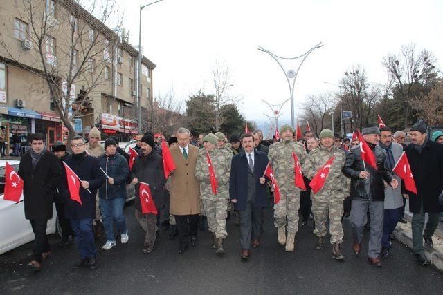 Erzincan’da vefakar gençlik fedakar ecdadı için yürüdü