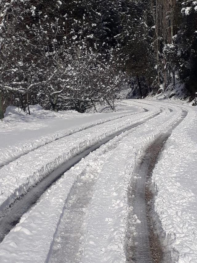 Kaş'ın yüksek kesimlerinde kardan yollar kapandı