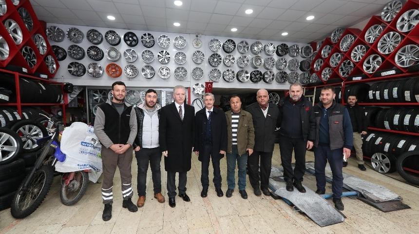 Vali G&uuml;l ve Tahmazoğlu Şahinbeyli esnafa ve vatandaşa misafir oldu