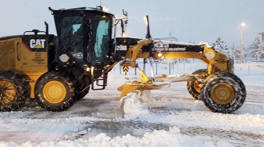 Seydişehir&rsquo;de kar temizleme &ccedil;alışmaları başladı