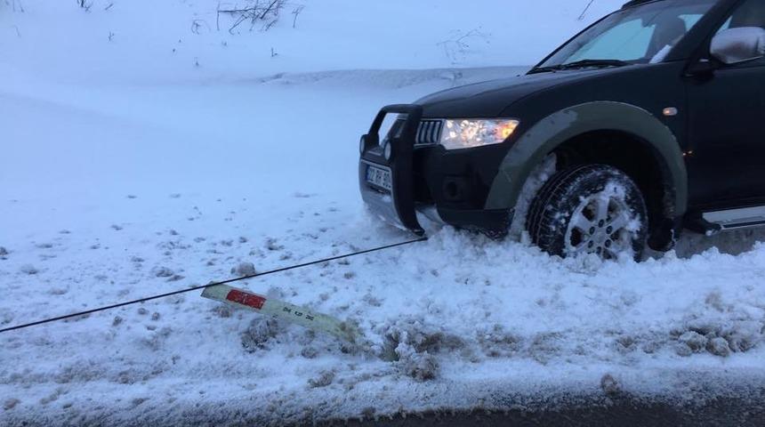 Buzlanmada mahsur kalan ara&ccedil; kurtarıldı