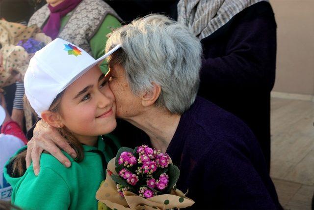 “Öpülesi Eller Başımızın Tacı” sloganıyla YADEM 15 bin vatandaşa ulaştı