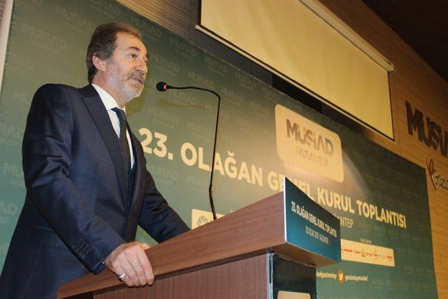 MÜSİAD Şube Başkanı Çelenk güven tazeledi