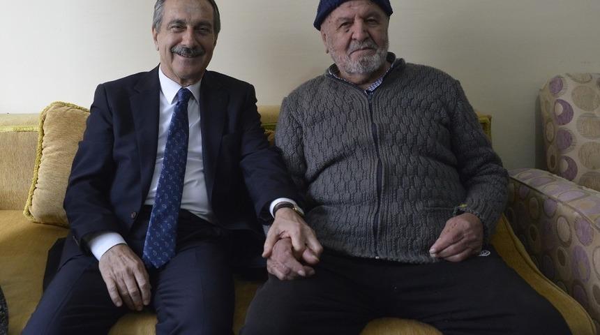 Başkan ata&ccedil;&rsquo;ın ev ziyaretleri s&uuml;r&uuml;yor