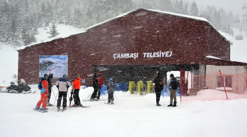 Çambaşı Kayak Merkezi doldu taştı