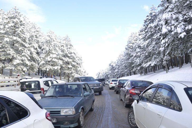 Kar görmek isterken trafiğe takıldılar G1