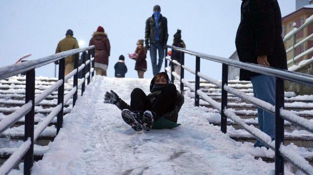 Kastamonu’da 13 ilçede okullar tatil edildi