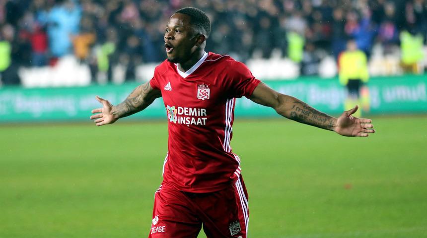 Sivasspor'da ayrılıklar devam ediyor! 3 futbolcu kadro dışı
