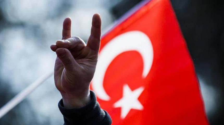 Rusya'dan vatandaşlarına 'bozkurt işareti' uyarısı