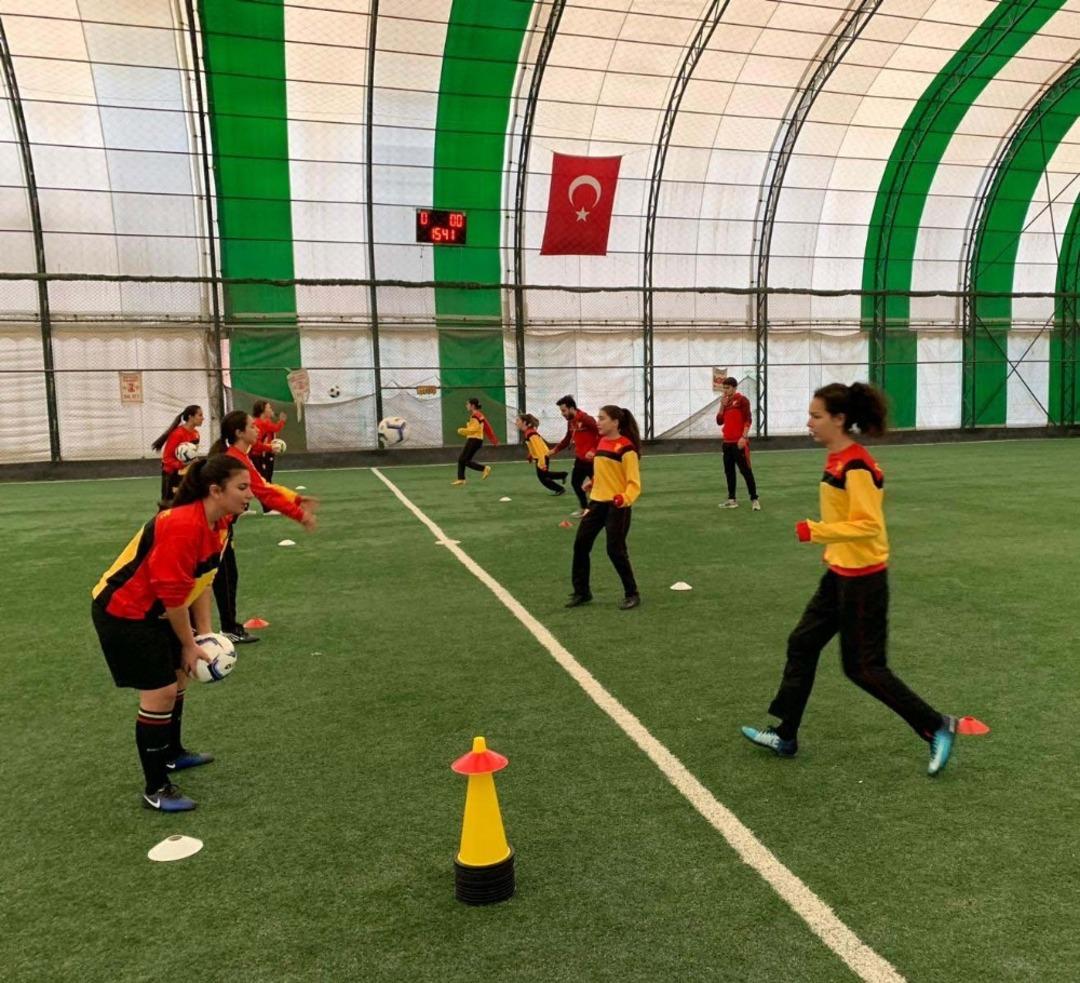 Balıkesir&rsquo;de  G&ouml;ztepe Futbol Okulu A&ccedil;ıldı