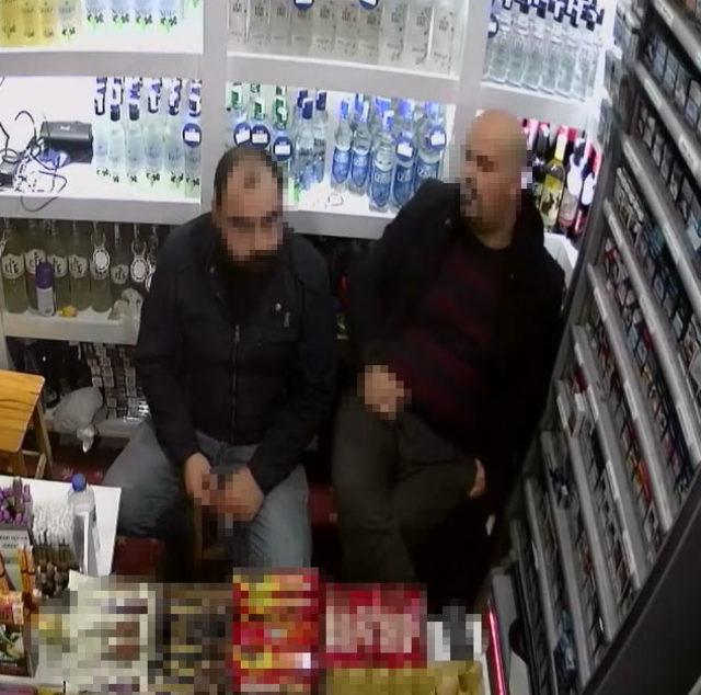 'Polisiz' diyerek büfeden 2 bin liralık içki alan dolandırıcılar yakalandı