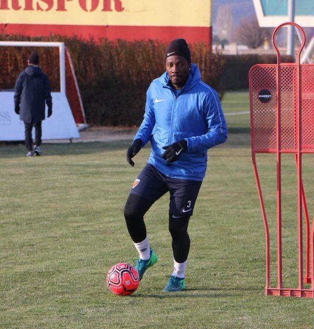 Kayserispor’a Asamoah Gyan’dan kötü haber