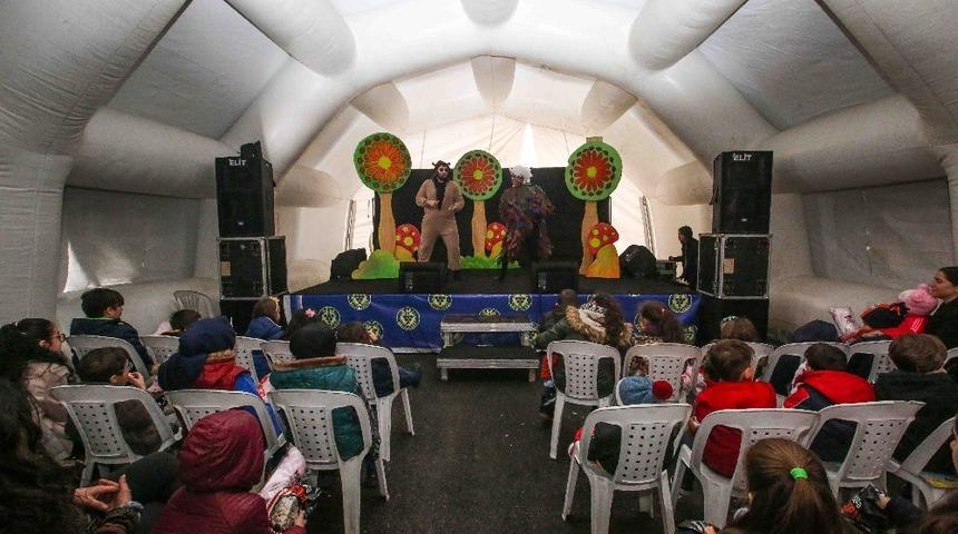 Buca&rsquo;nın sokaklarında şenlik var