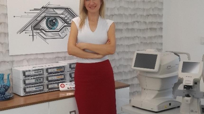 D&uuml;ş&uuml;k g&ouml;z kapağı yorgun g&ouml;steriyor