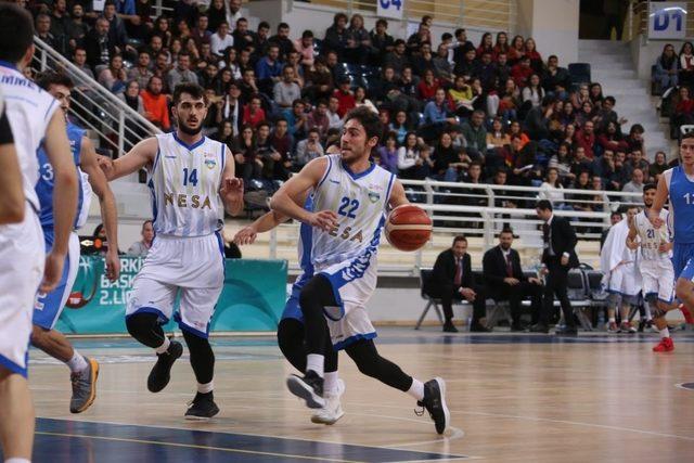 Denizli Basket sezonu lider tamamladı