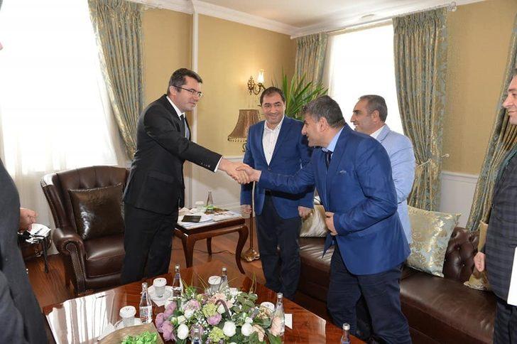 Çelebispor Kulübü’nden Vali Memiş’e ‘Hayırlı Olsun’ ziyareti G5