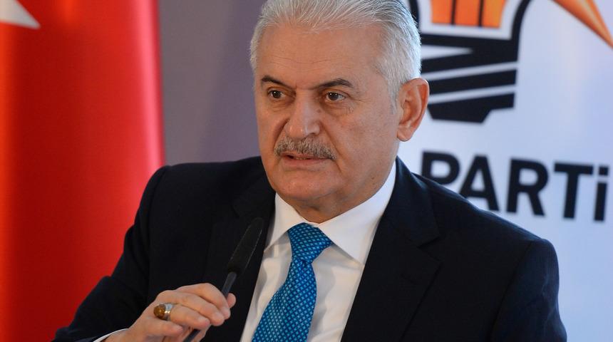 Binali Yıldırım: Suriyelileri kulaklarından tutar geldikleri yere g&ouml;ndeririz!