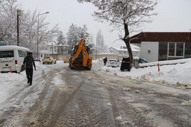 Hizan’da 69 köy yolu ulaşıma kapandı