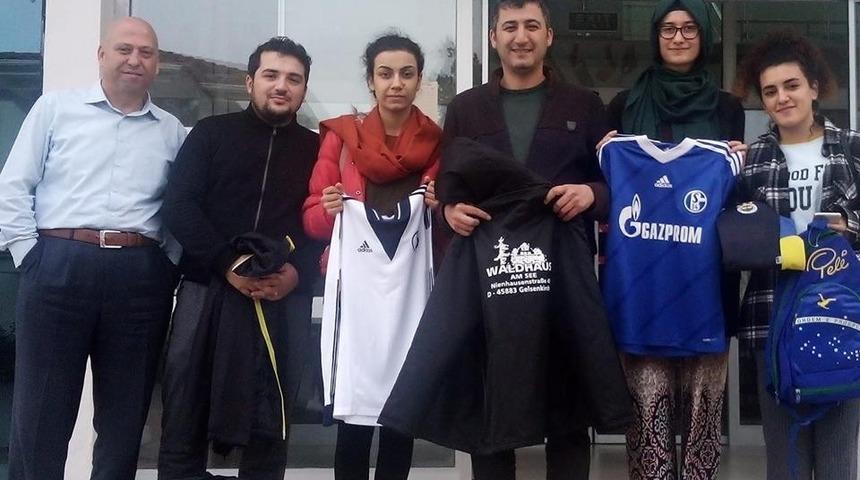 Gurbet&ccedil;i Futbolculardan anlamlı davranış