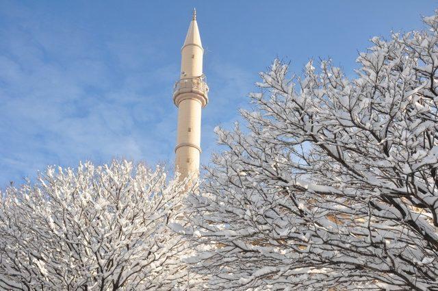 Kırşehir’in ilçeleri beyaza büründü