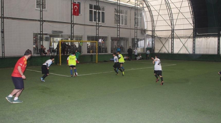 &Ccedil;eyrek final ma&ccedil;ları izleyenleri b&uuml;y&uuml;ledi