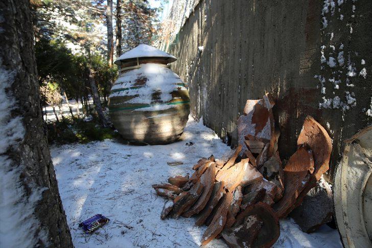 Müze bahçesine uçtu! Bin 800 yıllık tarihi eser paramparça oldu G5