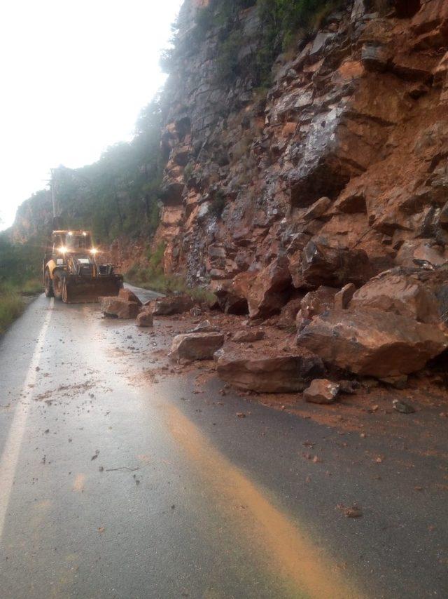 Alanya’da kar ve heyelan mücadelesi