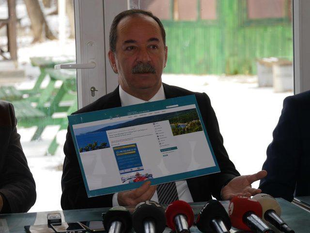 Edirne Belediye Başkanı Recep Gürcan tartışılan afişle ilgili konuştuasa