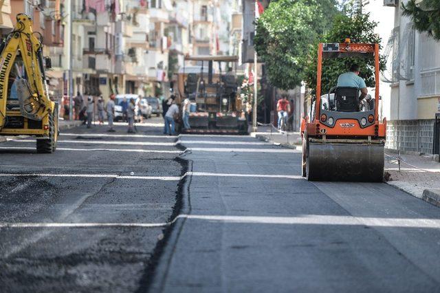 Muratpaşa’dan 265 kilometre sıcak asfalt