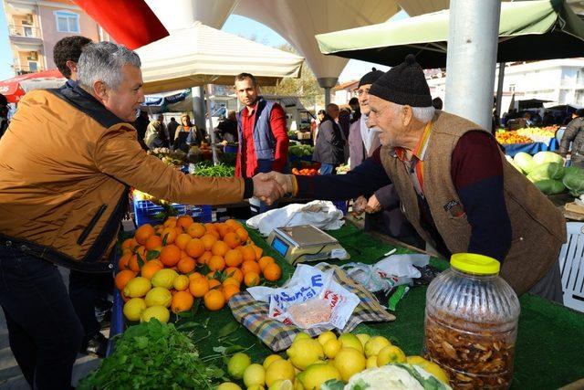 Başkan Sözen Sarılar pazarını gezdi