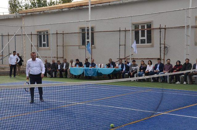 Kurtalan Kaymakamı Aydın’ın desteği ile ilçede tenis ekibi oluştu