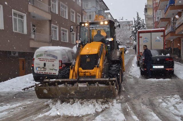 Kırıkkale’de kar ve buz temizleme çalışmaları