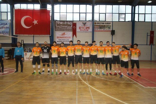 Akyazı Belediyesi voleybol takımından rahat galibiyet