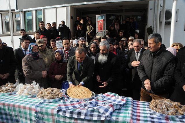 Vali Sonel, Alevilerle birlikte 'Gağan'ı halaylarla kutladı