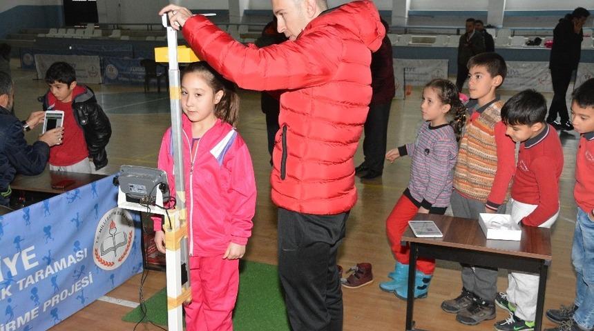 Denizli&rsquo;de 6 bin 936 &ouml;ğrenci sportif taramadan ge&ccedil;ti
