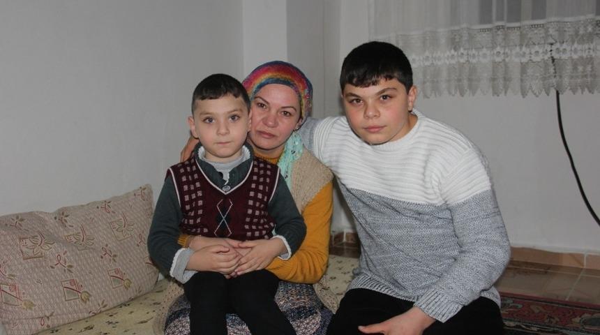 İki &ccedil;ocuk annesi kadın yardım bekliyor