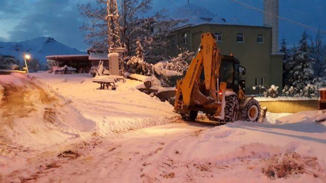 Grup yollarından sonra köy içi yolları da ulaşıma açılıyor