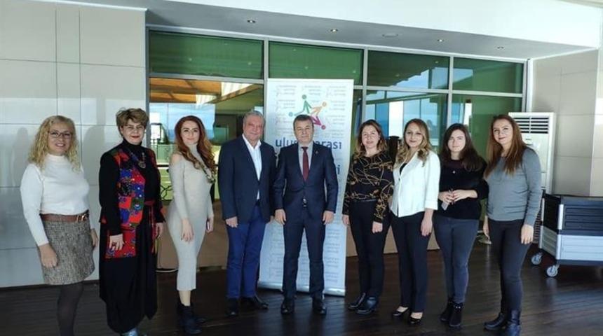 İl Tarım M&uuml;d&uuml;r&uuml; &Ouml;zen, &rsquo;Yılın B&uuml;rokratı&rsquo; se&ccedil;ildi