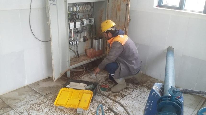 Hırsızlar mahalleyi susuz bıraktı