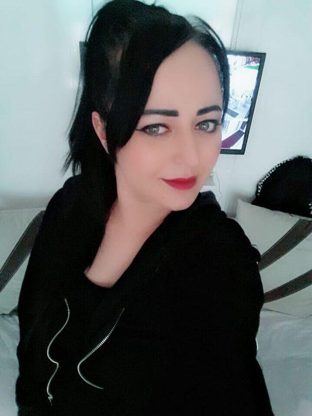 Balkondan d&uuml;ş&uuml;p, &ouml;len gen&ccedil; kadın toprağa verildi 1