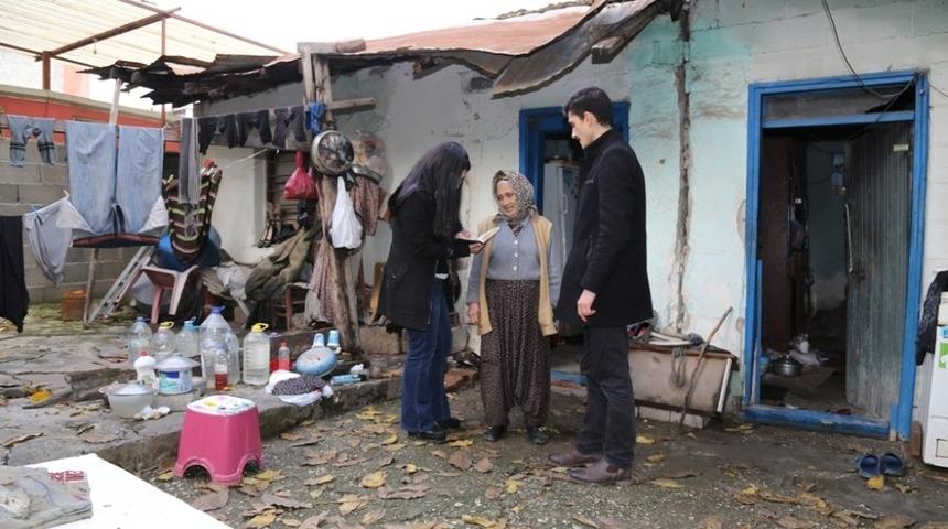 Ayşe Teyzeye Başkan &Ccedil;elikcan sahip &ccedil;ıktı