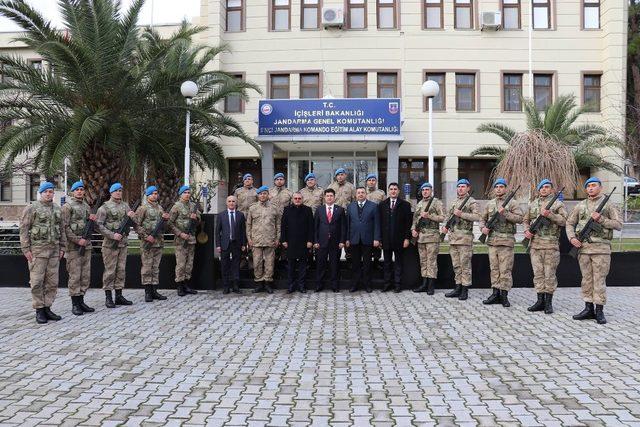 Vali Deniz Kırkağaç’ı ziyaret etti