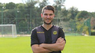 Evkur Yeni Malatyaspor; Barış Alıcı, Mustafa Akbaş ve Robin Yalçın'la sözleşme imzaladı