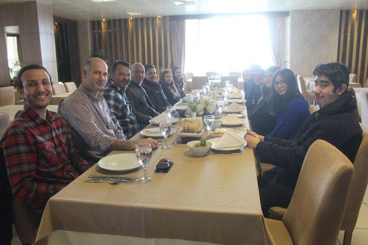 Engelli farkındalığı gerçekleştiren lise öğrencilerine Güner Bahadır’dan anlamlı jest G2