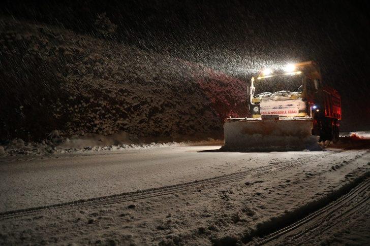 Büyükşehirden kar mesaisi G1