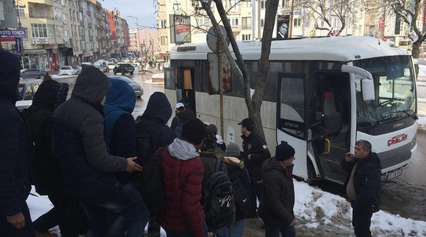 Keşan&rsquo;da 12 ka&ccedil;ak g&ouml;&ccedil;men yakalandı